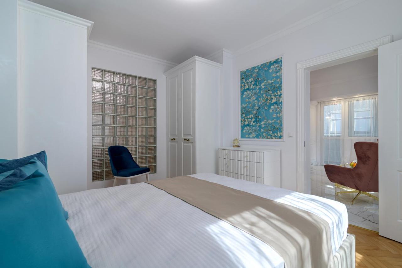 Лукс На Море Luxury Apartment In Downtown With Garage Varna Luaran gambar
